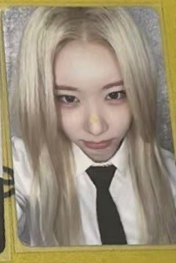 

[USED] itzy gold cokodive autograph session limited trading card Chaeryeong