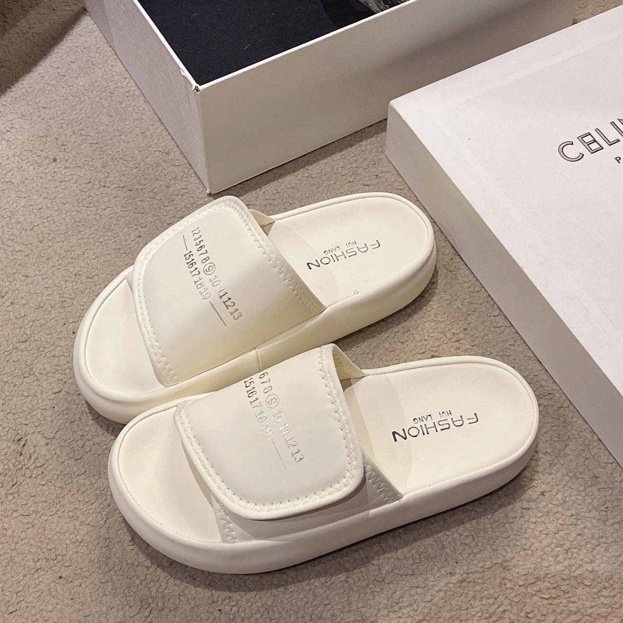 

Европейские модные тапочки на платформе с липучками для женщин 2024 года, новые удобные мягкие топающие ощущения, одно слово Tide 40