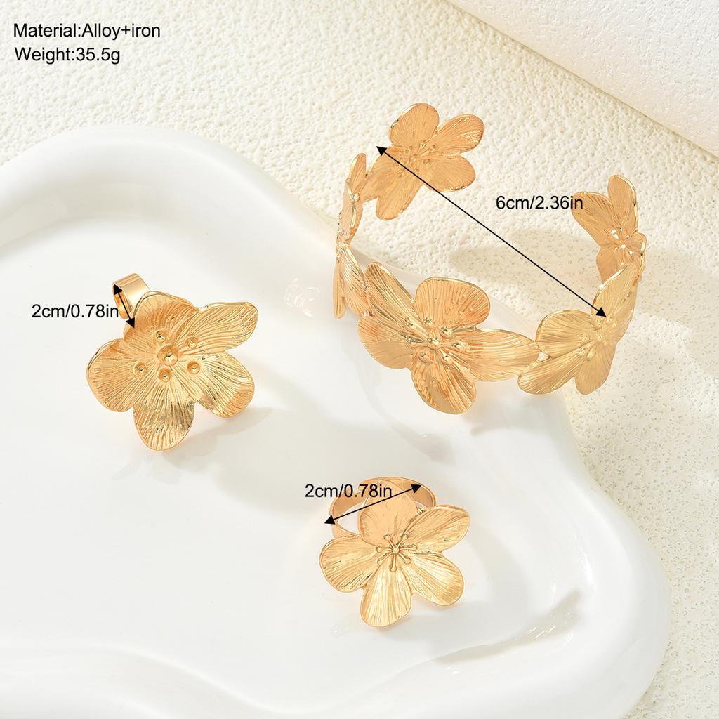 3Pcs/Set Fashion Metal Large Flower Splicing Bracelet for Women Trend Open Flowers Bangle Rings Sets Party Holiday Jewelry Gifts