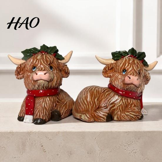 Retro Style Home Furnishings 2Pcs Christmas Highland Cow Figurine, Resin Yak Statue with Red Festive Desktop Decorations Scarf, Cute Animal Ornaments