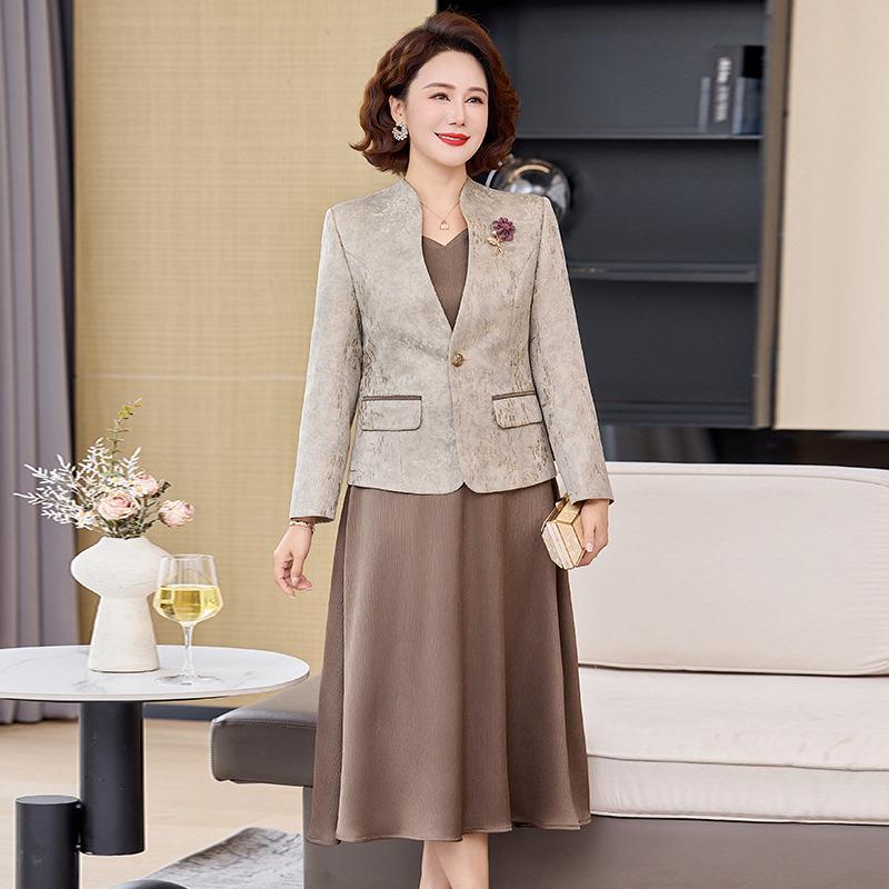 

2026 Elegant Solid Color Two-Piece Dress for Middle-Aged Women XL (for 95-110 jin)