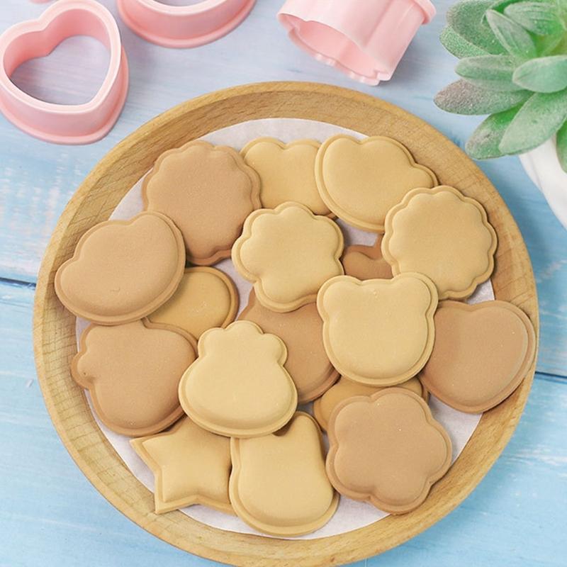 10Pcs Plastic Biscuit Cutter Fondants Molds Press Cookie Stamp Cartoon Pattern Cookie Cutter for Sugar Cake Snacks