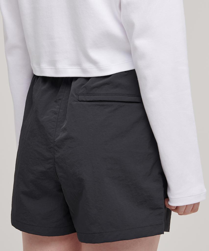MUSINSA STANDARD WOMAN Women'S Nylon Banding Shorts [Dark Gray]