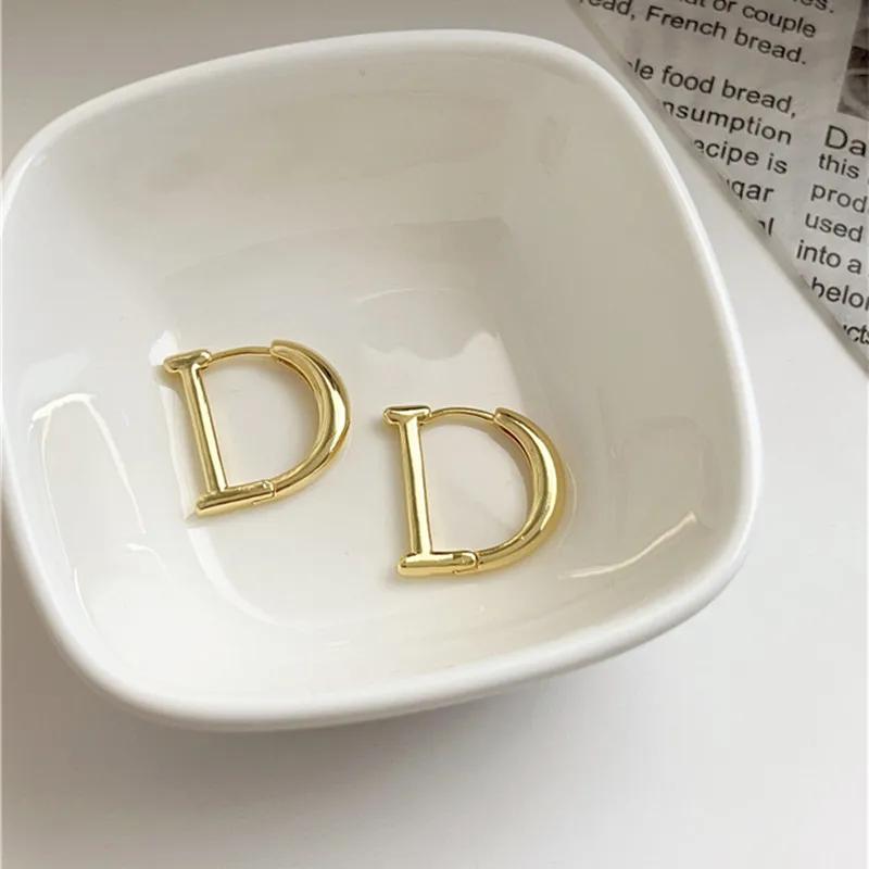 Fashion Design European and American Personality Shiny D Letter Asymmetric Earrings Sexy Party Queen Earrings for Women