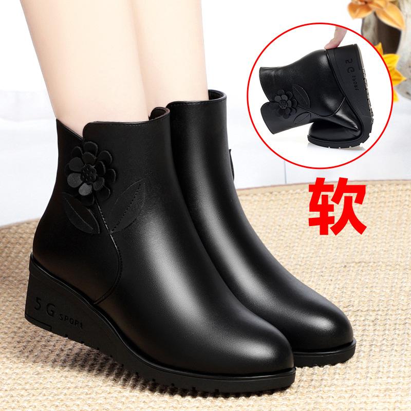 Mom shoes short boots cotton shoes, new autumn and winter velvet warm leather shoes,    and elderly wedge heel women's shoes