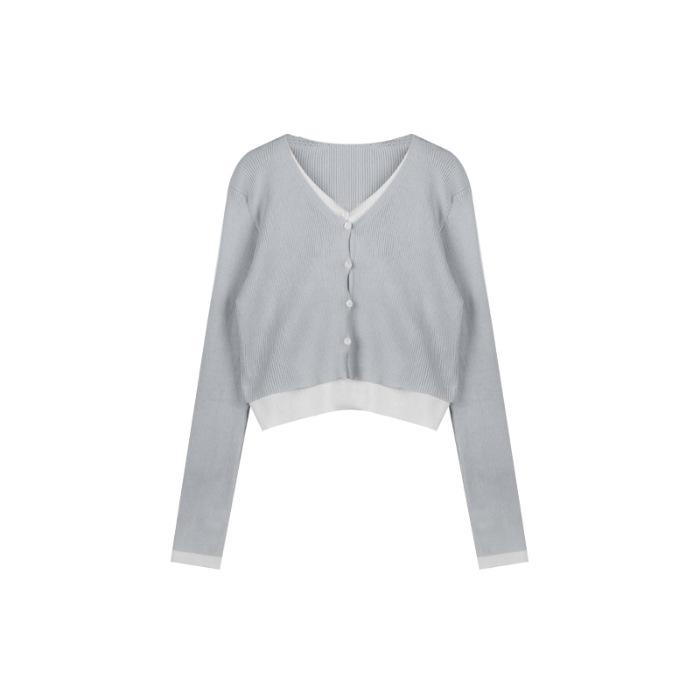 Niche fake two-piece contrasting color splicing sweater women s autumn loose and thin design sense knitted short one size fits all
