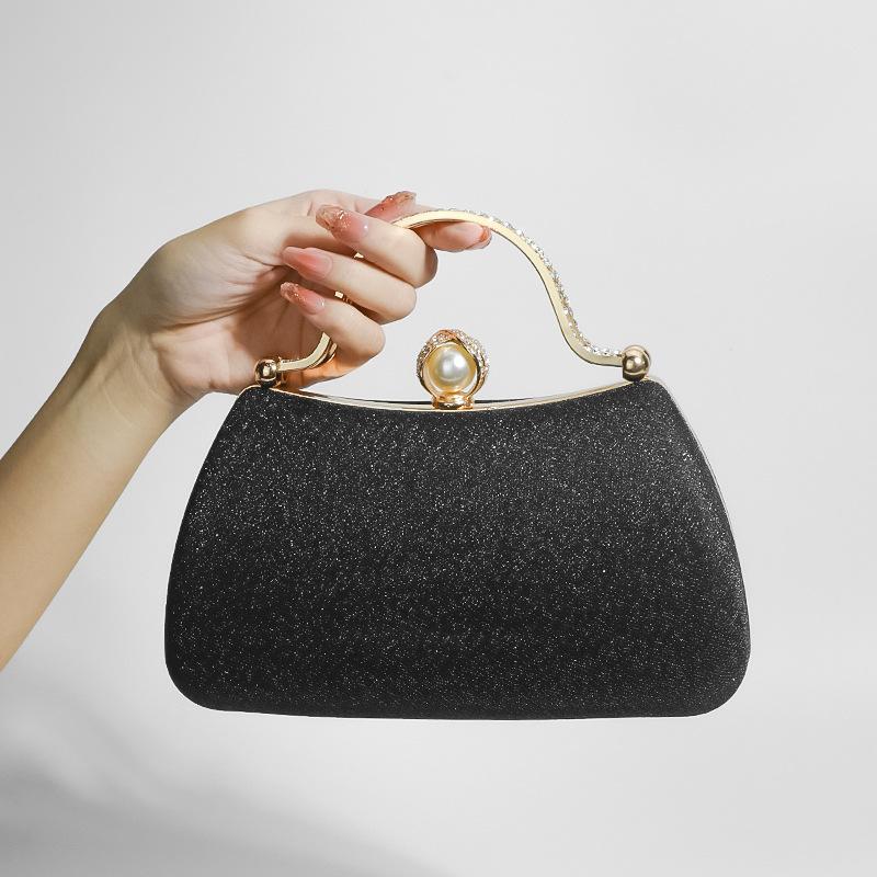 

Fashion versatile single shoulder oblique span chain dinner bag unique hand carry small bag mouth gold bag women 21 inches. чёрный