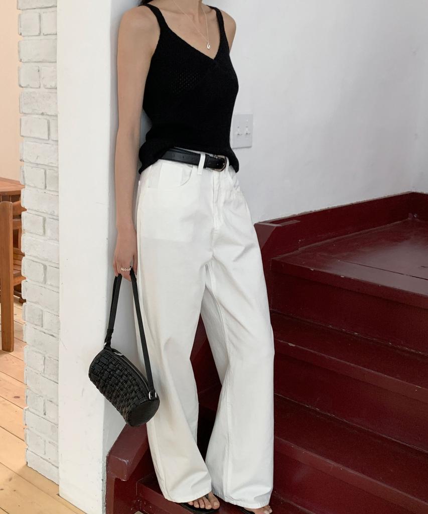 GNOHNOEY Ecru Wide Cotton Denim Jeans (White)