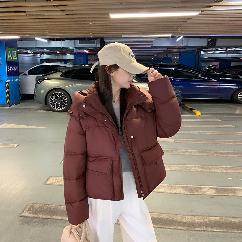 Veste d'hiver chaude épaisse coupe-vent à capuche courte pour femme avec manches raglan