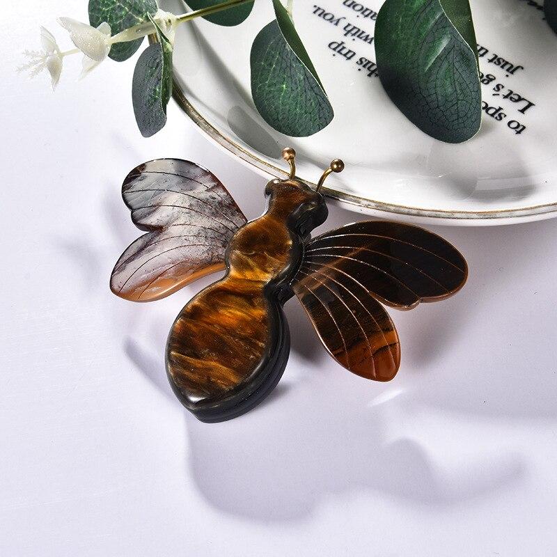 

Blucome качественные аниме акриловые броши в форме насекомых, разноцветные в форме пчелы для женщин и мужчин, шпильки для хиджаба чёрный