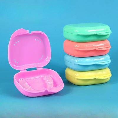 Treinadores e proteções dentárias – Casos e caixas para proteções dentárias