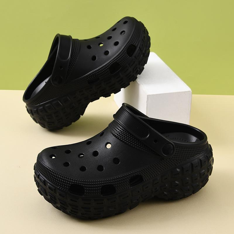 New super thick-soled tire hole shoes women's height-increasing sports wear wear wear-resistant bag head sandals outdoor