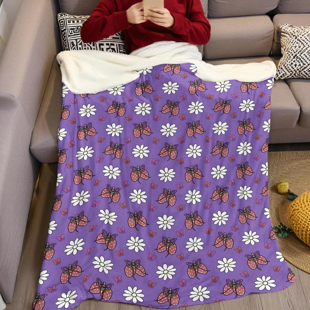Lilac Strawberry Daisy Flannel Blanket Warm Soft Halloween Christmas Couch Warm Cozy Decorative Decor Gift for All Season