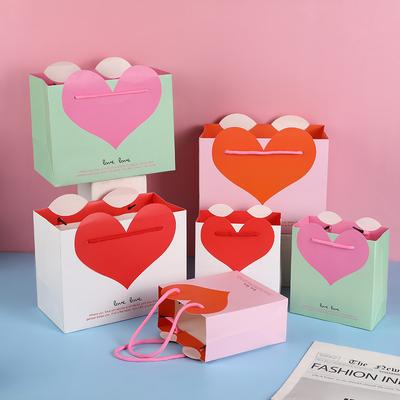 12/30 pièces Sacs Tote en Papier Cœur Sacs Cadeaux Recyclables pour Mariage Anniversaire Fête de la Saint-Valentin Cadeaux d'invités Bonbons Biscuits