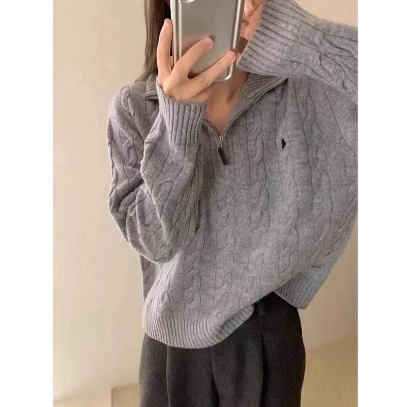 Pullover im koreanischen Stil mit Pony-Stickerei und halbhohem Kragen - Herbst/Winter 2025 Kollektion