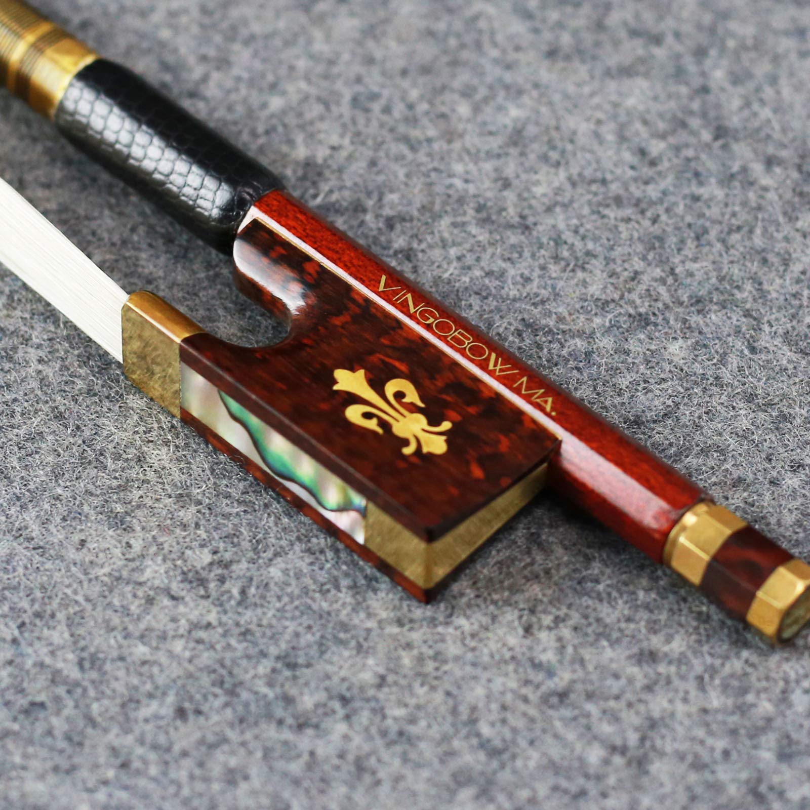 

VingoBow Карбоновый скрипичный смычок с пернамбуковым исполнением и кожей, Модель 127V