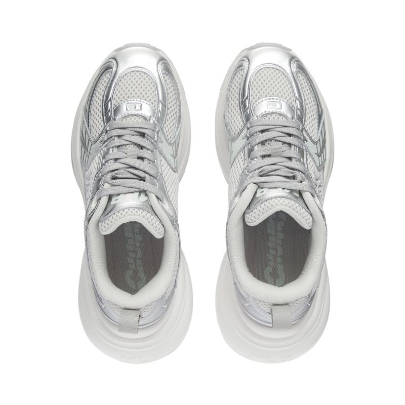 MLB New York Yankees Slip Resistant And Breathable Low Top Casual Shoes Women's Silver Sneakers 3ASHW045N-50SIS