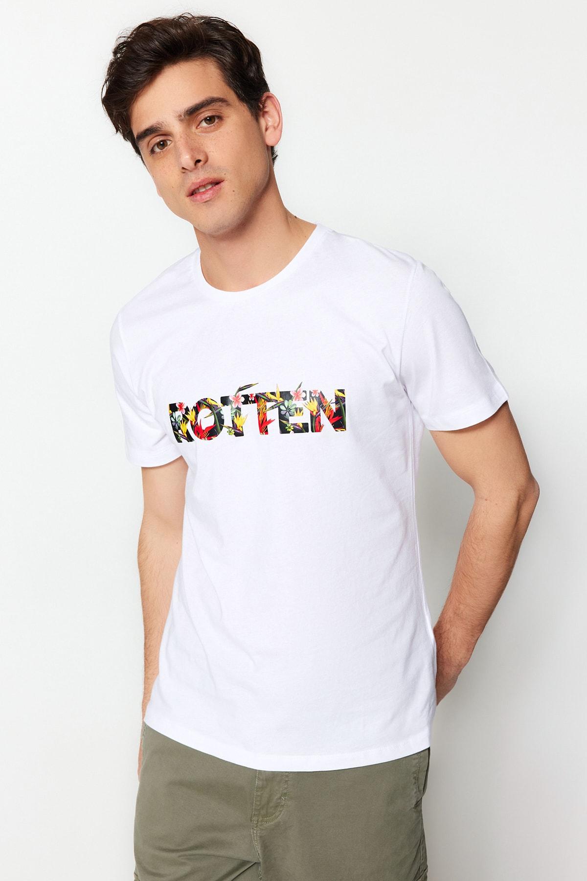 

Белая мужская приталенная футболка с принтом TMNSS20TS0892