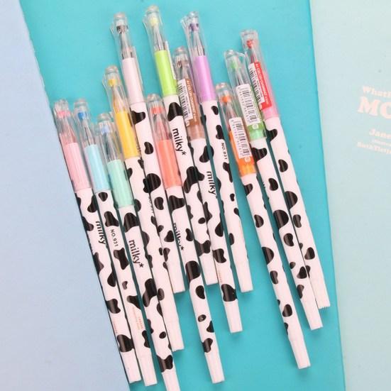 10 pz 0.38mm Penne Gel Impugnatura Comoda Portatile Inchiostro Uniforme Creativo Scrittura Liscia Multicolor Design Della Mucca Firma Penne Forniture Per Ufficio