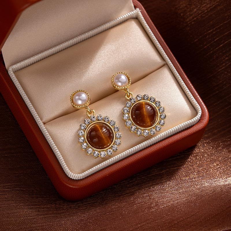 Maillard Tiger'S Eye Pearl Flash Diamond Round Earrings Women'S Light Luxury Niche Premium Stud Earrings French Retro Earrings