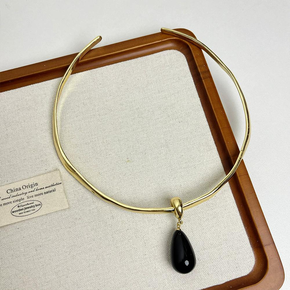 New Water-Drop Black Zircon Simple Pendant Necklace For Women New High-End And Fashionable Necklace For Women Jewelry Accessory