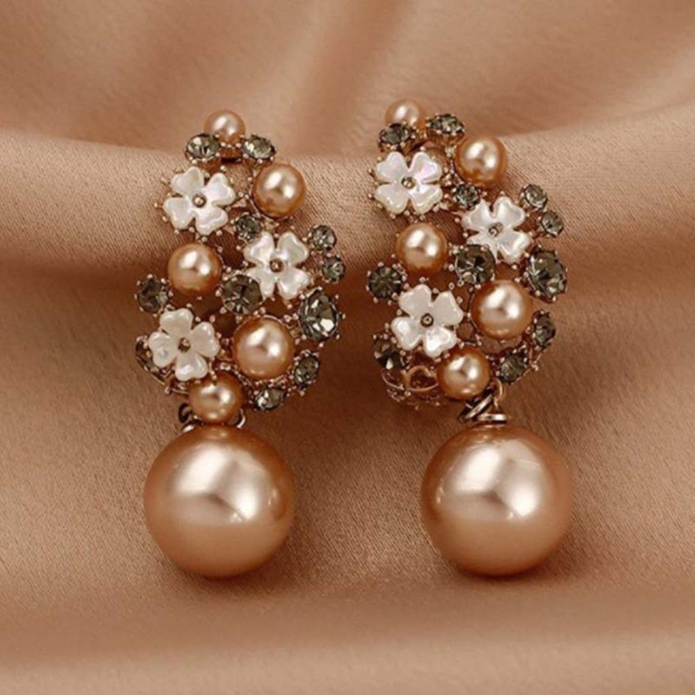 Silver Needle Retro Flower Pearl Earrings French Niche Stud Earrings Light Luxury High-end Earrings Women