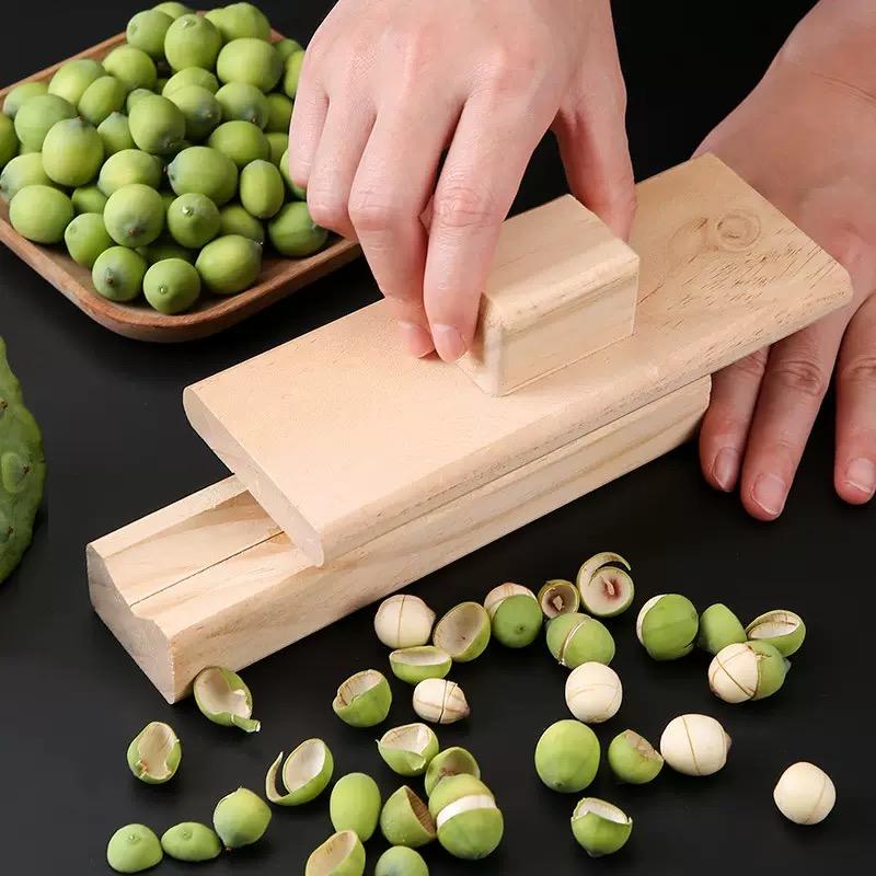 

Chestnut Cutter Tool Manual Nut Opener Wooden Chestnut Opener Tool Duty Walnut Plier Opener Tool