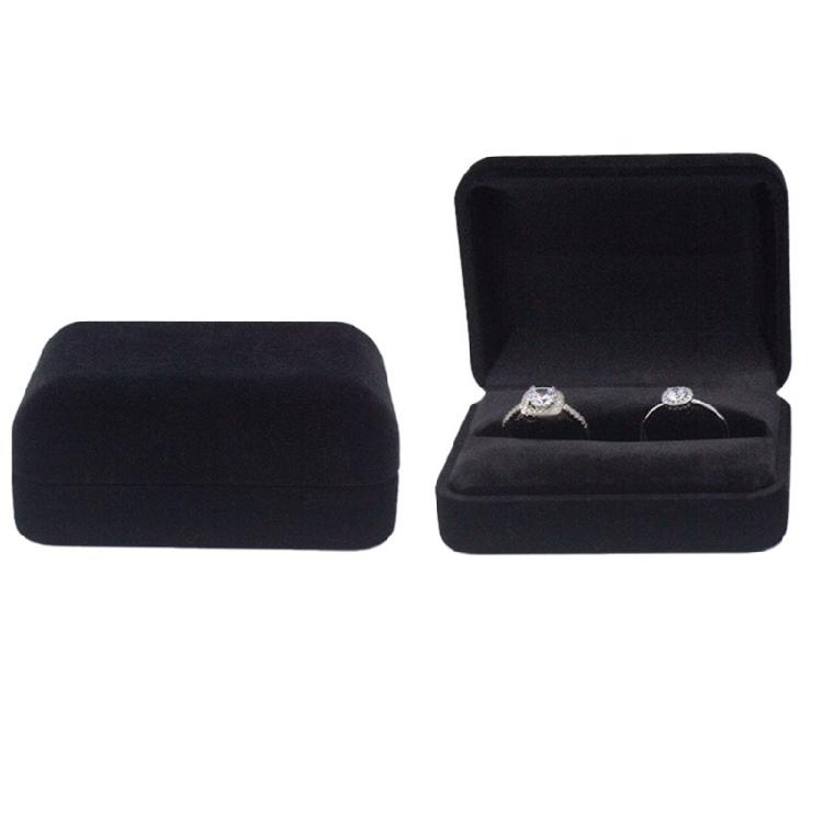 Elegant Velvety Finish Plastic Jewelry Case Ideal For Wedding Jewelry Display Offering Secure And Luxurious Protections