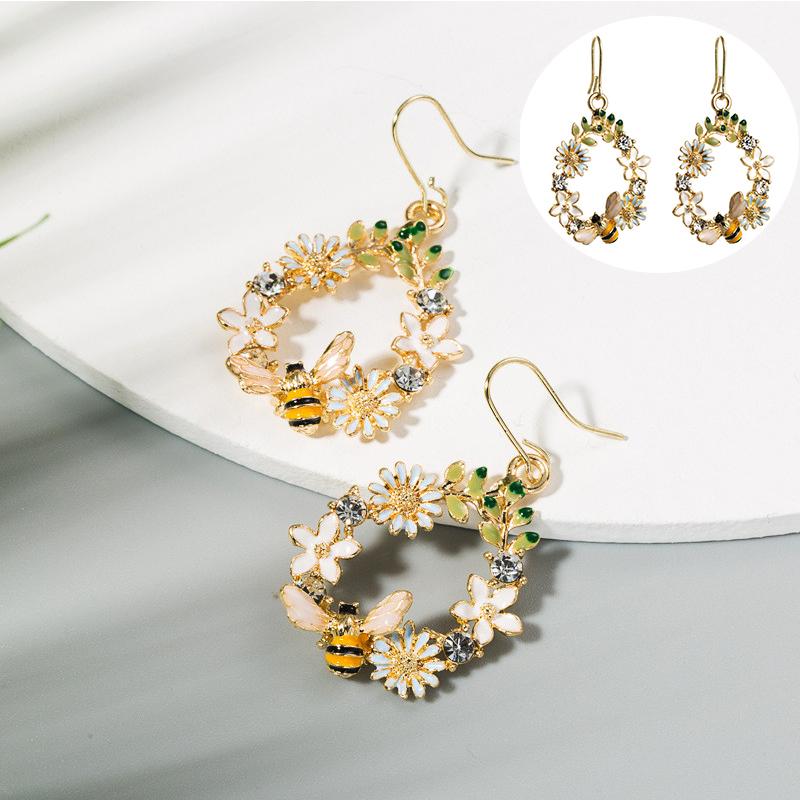 

Серьги женские из металлического сплава, раскрашенные в виде бабочки, креативный цветок, стерлинговое серебро, игла, бриллиант, капающее масло 4.5*2.5cm