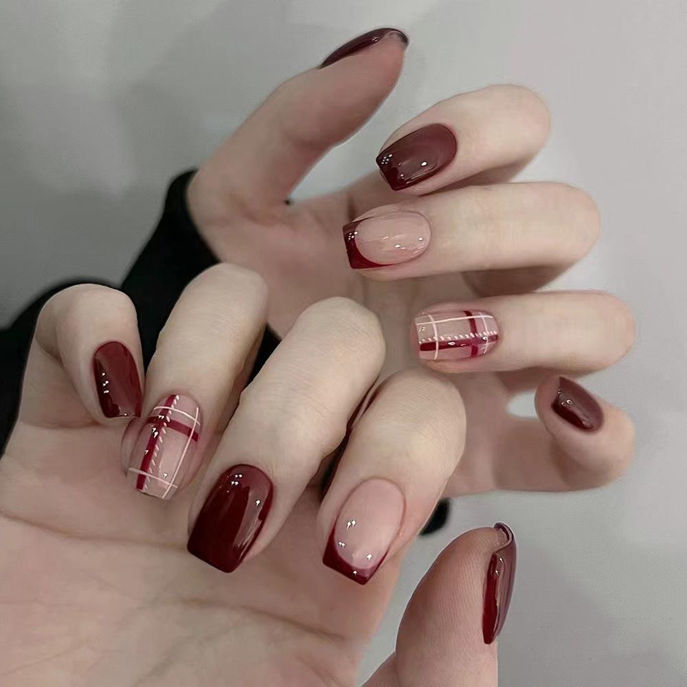 Reusable Blush Nail Art Set: 24 Detachable Wearable Nail Stickers