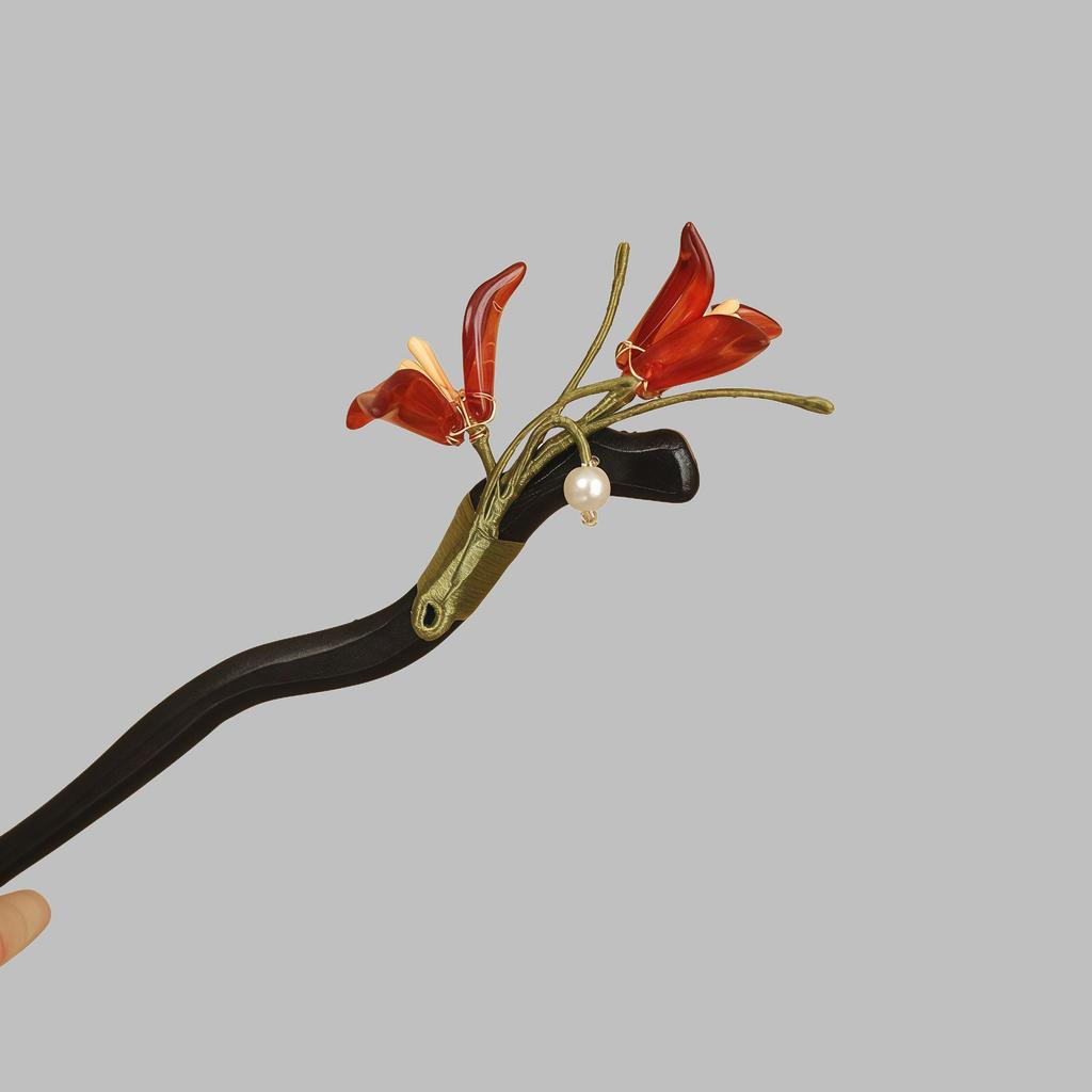 Hanfu Headdress: Retro Chinese Tassel Hairpin with Cheongsam Style