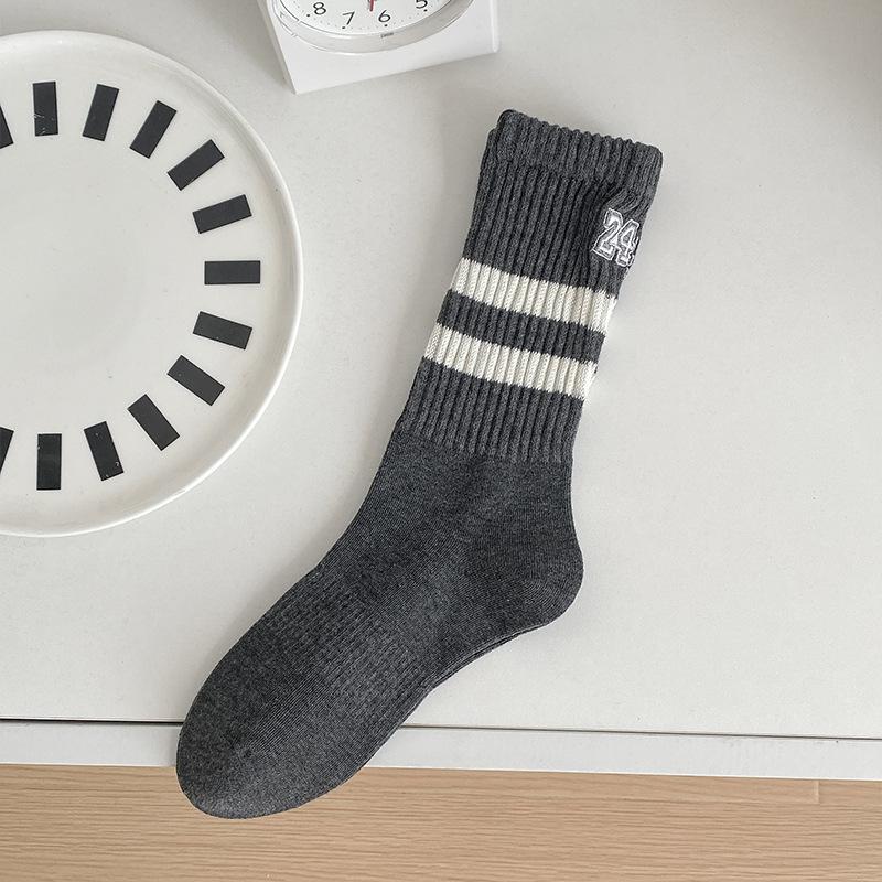 

Женские весенне-осенние универсальные гольфы с вышивкой букв 1 pair серый