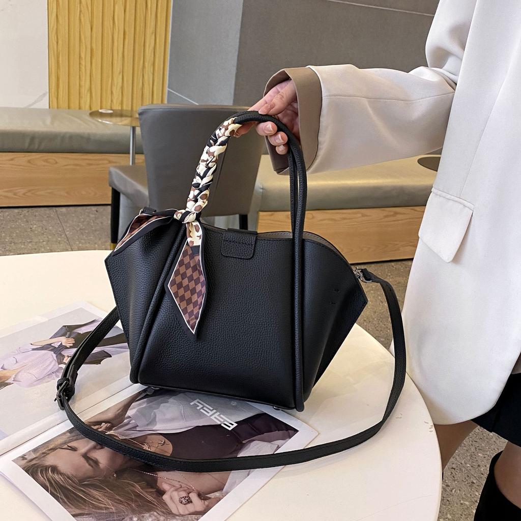 Rindsleder Schulter Damenhandtasche Große Kapazität Damenmode Einfache Tragetasche Praktische Pendlerhandtasche Mutter-Kind-Tasche