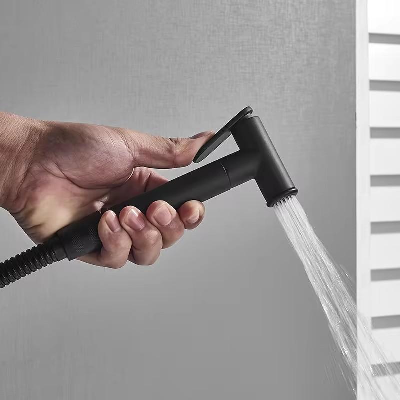 Brass Faucet Shower Toilet Bidet Faucet Portable Sprayer Bathroom Toilet Bidet Hot and Cold Mixers Water Valve Jet Set