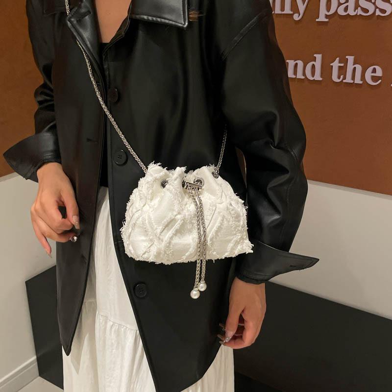 2025 autumn new drawstring tassel denim rhombus women's bag European and American trend simple shoulder bucket messenger bag