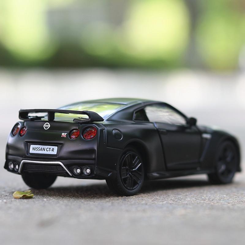Skyline JDM Nissan GTR R35 Supersportwagen Simulation Diecast & Spielzeugfahrzeug Rückzugauto RMZ city 1:36 Geschenke aus Legierungsmodellen für Kinder
