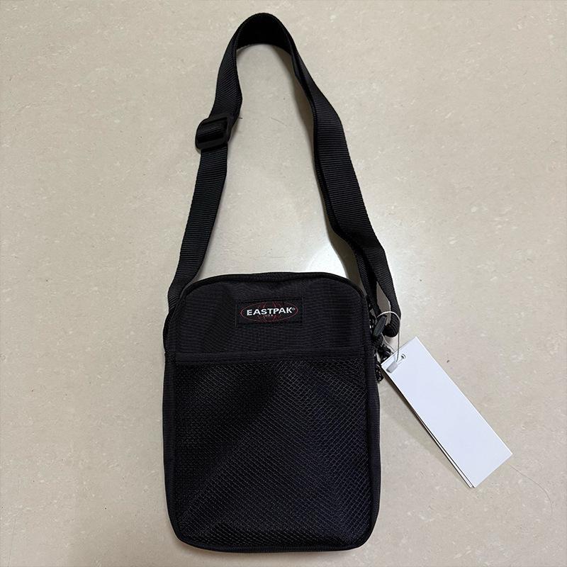 

Men s messenger bag small square bag 2025 new casual outdoor sports shoulder bag чорний