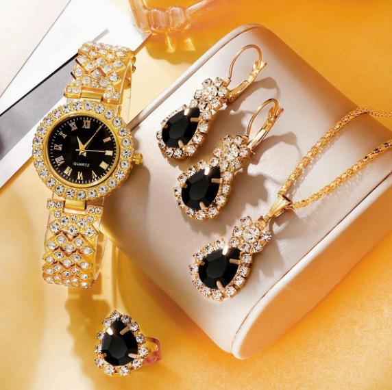 Ladies Fashion Bracelet Watch Diamond Inlaid Watch Cornucopia Roman Quartz Watch Women'S Watch