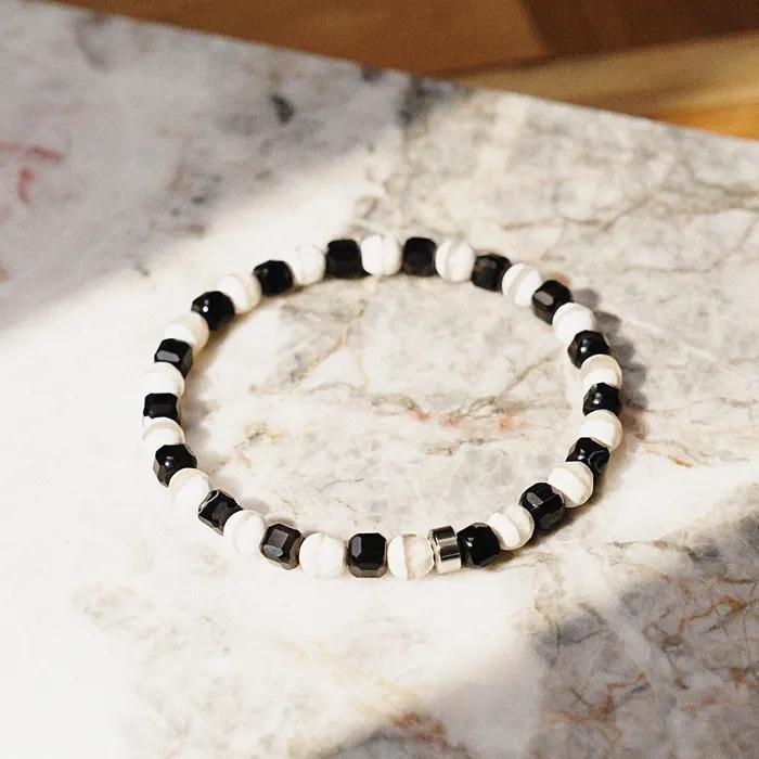 Side Cut Square Black and White Gemstone Bracelet (C2503AC1269_BK)