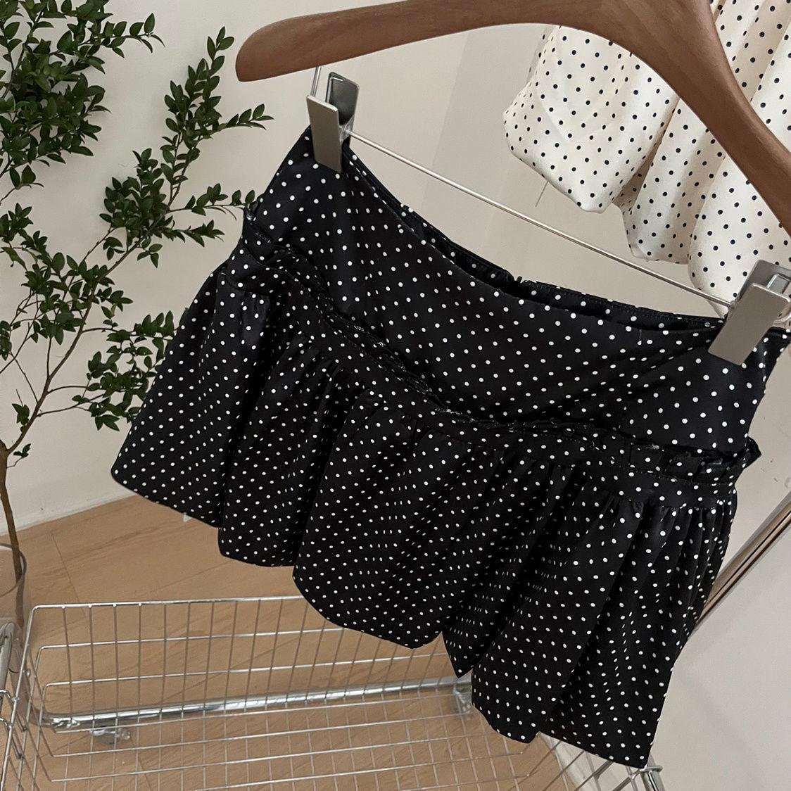 

Женская летняя юбка Sweet Cake с высокой талией в горошек белого цвета - облегающая, универсальная, женственный стиль S (Recommended 40-47 kg)