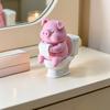 Lichtbeständige 3D-Druck niedliche Schweinefigur auf der Toilette, Lustige Badezimmer-Schreibtisch-Dekoration mit papier Stoßfeste Statue Rolle, Humorvolle Skulptur für