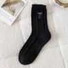Embroidered Bow Wool Socks, Thickened Warm Socks for Autumn and Winter, Women's Twisted Retro Mid-calf Socks, Women's Socks