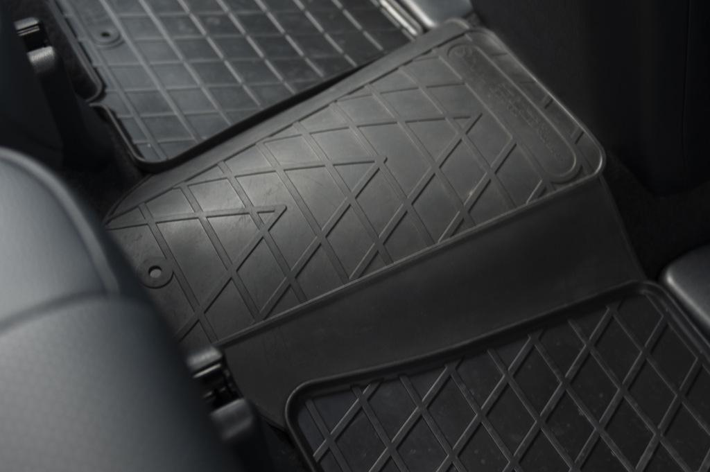 

Задня перемичка килимок (Stingray Premium) для Toyota Land Cruiser Prado 150