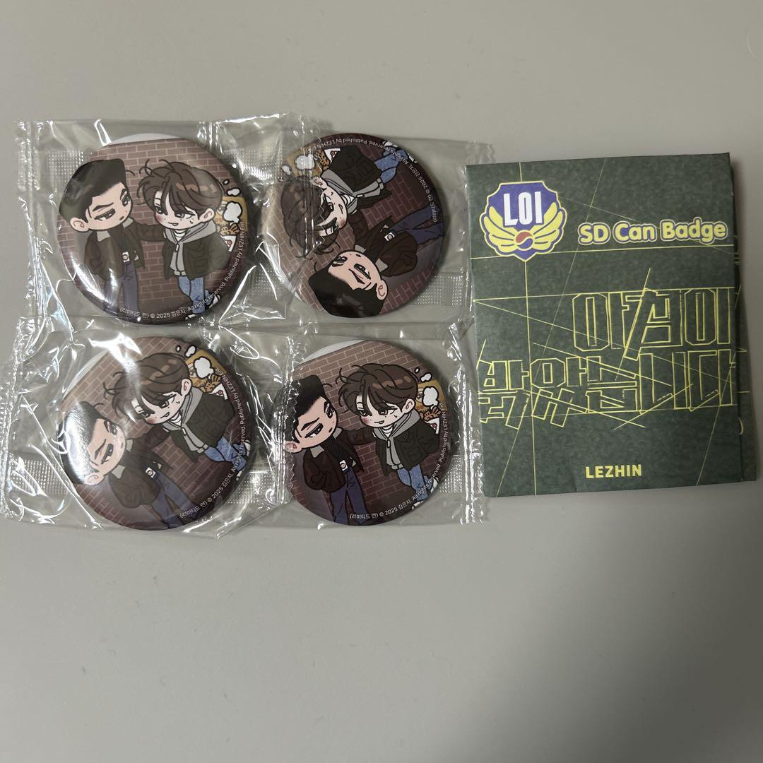 

[USED] Korean BLlezhin Limited Run LEBOM Badge Set of 4