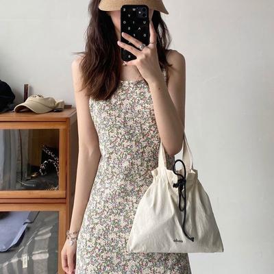 Blumen-Hüfttaschenkleid für Damen im Sommer Sexy Tiefer Ausschnitt Schlank und Frisch Träger A-Linien-Rock Kurzer Rock Strandrock
