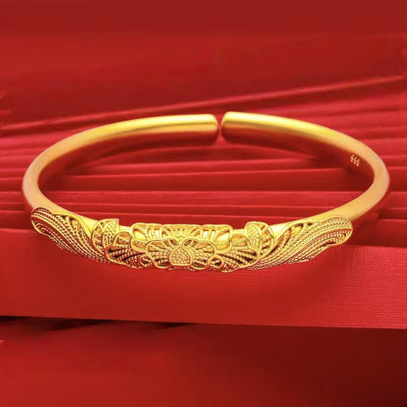 

Gold Alloy Matte Tire Bracelet: Ancient Style, Wide Surface, Simple Internet Celebrity Accessory Alloy