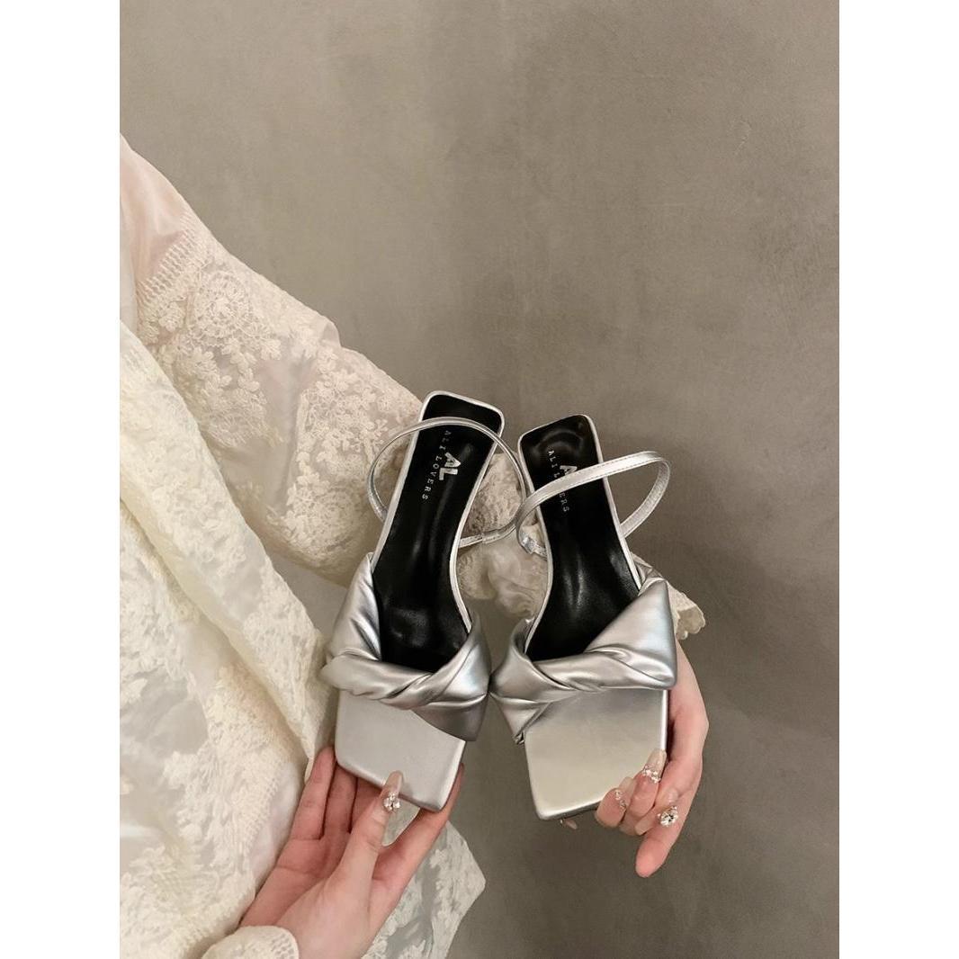 

Французские серебряные туфли на высоком каблуке с сандалиями, летние туфли в стиле «Сказка» с квадратной головкой, римские туфли 38 серебряный