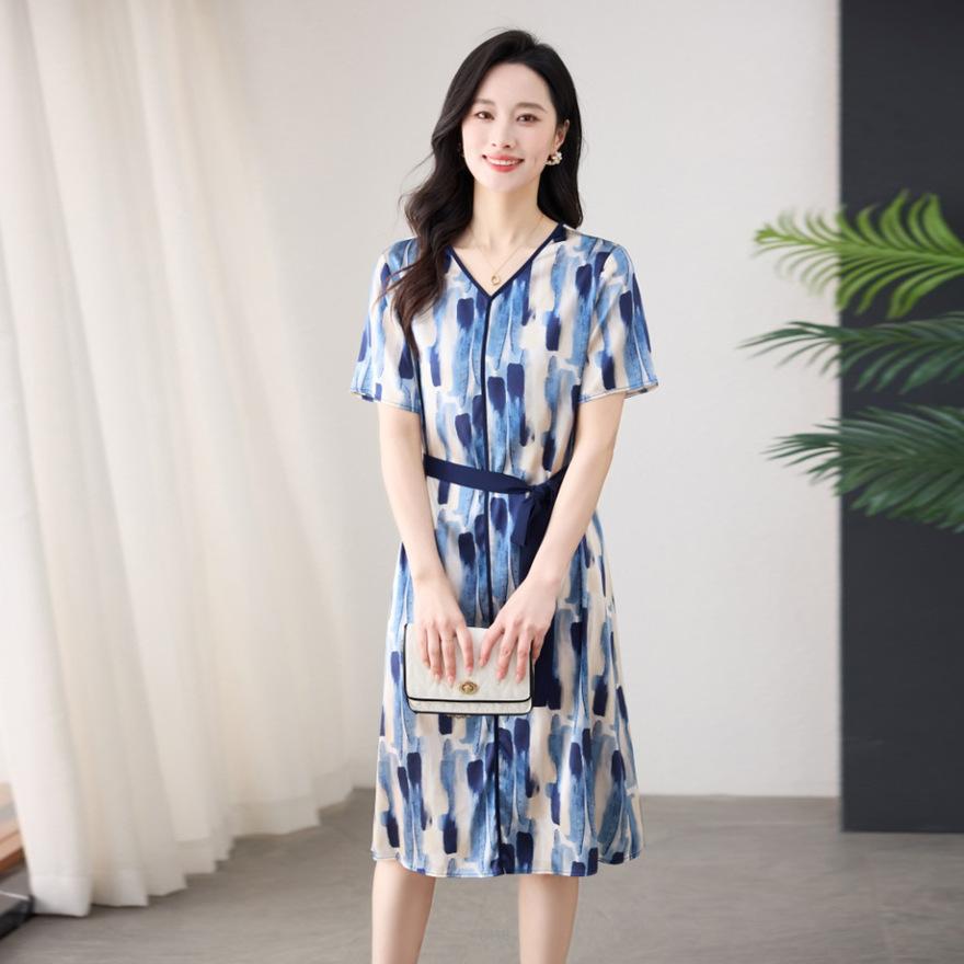 Mom Summer New Mulberry Silk Dress Women's Short-sleeved Temperament V-neck Printed Silk Medium and Long Skirt