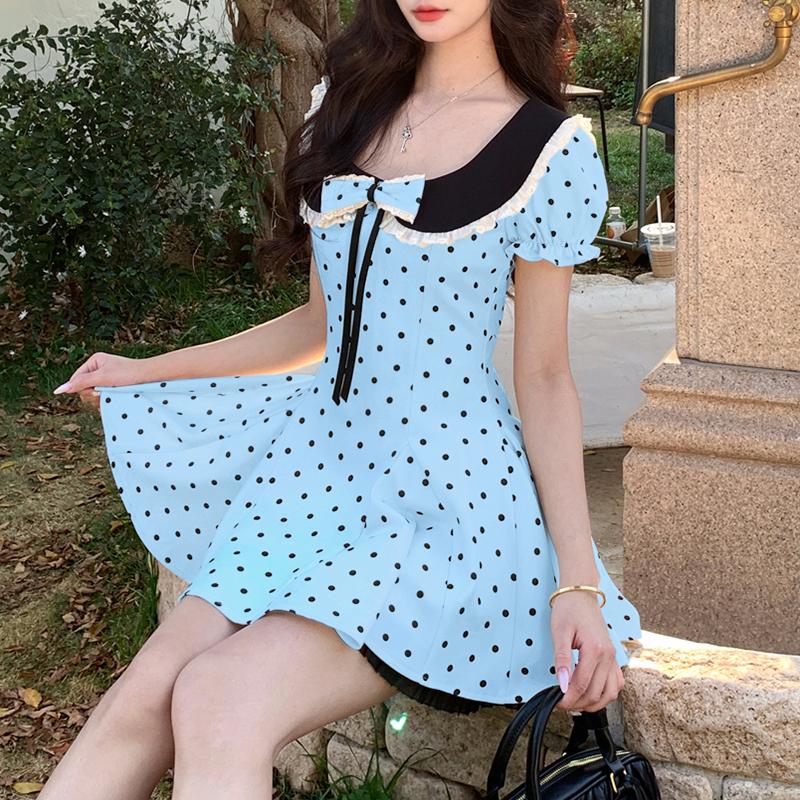 

VONDA Летнее женское мини-платье с лацканами, короткими рукавами, кружевным подолом, бантом и рюшами в горошек 5XL синий