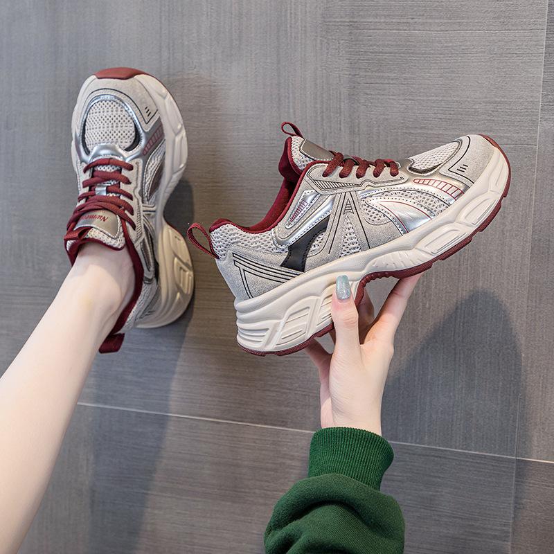 Suction film bottom dad shoes women 2025 autumn and winter new popular Internet celebrities keep warm versatile casual thick soles increase